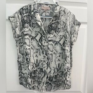 Philosophy Black & White Snake Print Collared V-Neck Women's Shirt Top Blouse